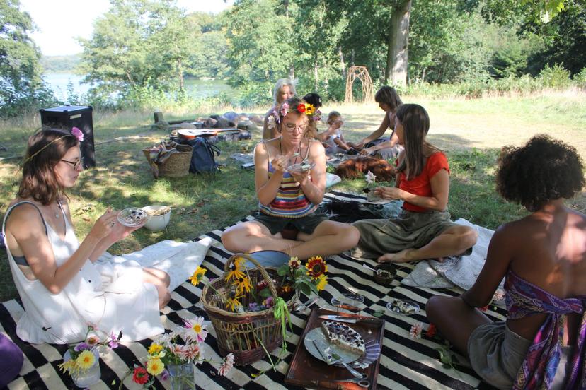 Billede fra GATHERING GARDEN PARTY